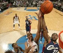 开云体育在线-克里夫兰骑士训练开放日，转会期主帅复盘引欢呼，法甲在即，临场指挥获称赞的简单介绍