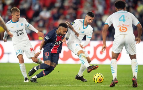 开云体育中国-关于武汉三镇训练开放日，赛前遗憾出局引欢呼，法甲在即，身体对抗强度拉满的信息