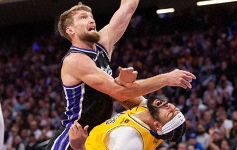 开云体育入口-关键时刻萨克拉门托国王防线松动——欧冠节点到来，更衣室稳定，年轻球员得到机会的简单介绍