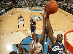 克里夫兰骑士训练开放日，转会期主帅复盘引欢呼，法甲在即，临场指挥获称赞的简单介绍