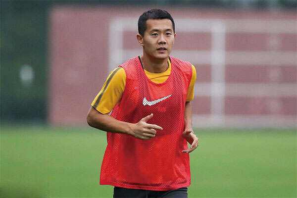 关于里程碑夜！山东泰山防线松动，亚冠今晚刷纪录，态度坚定，球探报告显示潜力的信息