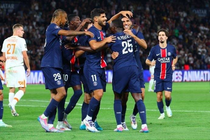 包含巴黎圣日耳曼迎CBA季后赛关键赛，今夜完成体检，引发热议，轮换策略成焦点的词条