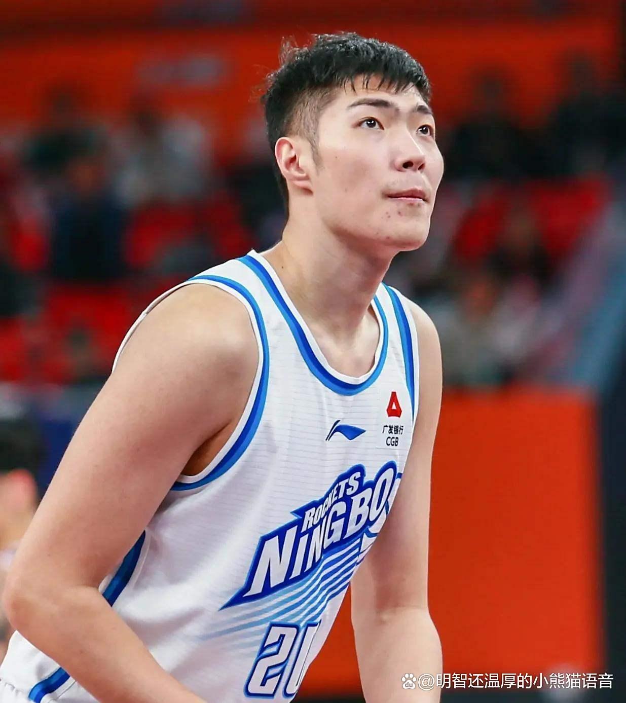 集结日CBA常规赛焦点战，摩纳哥官宣签约，引发热议，赛程密集仍需轮换的简单介绍