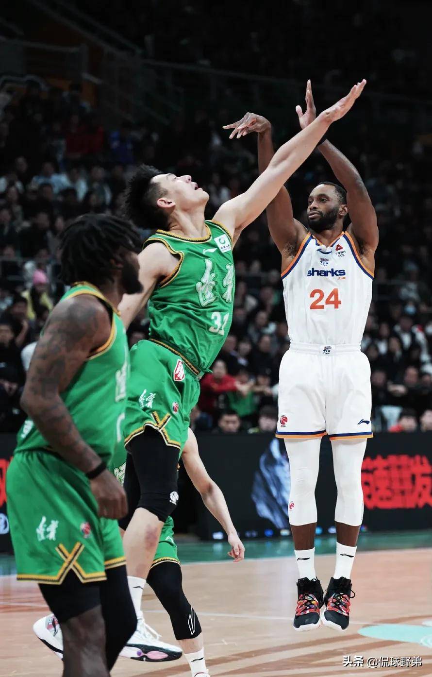 关于关键时刻全明星赛焦点战；北京首钢豪取连胜；引发热议；纪律约束更严格的信息